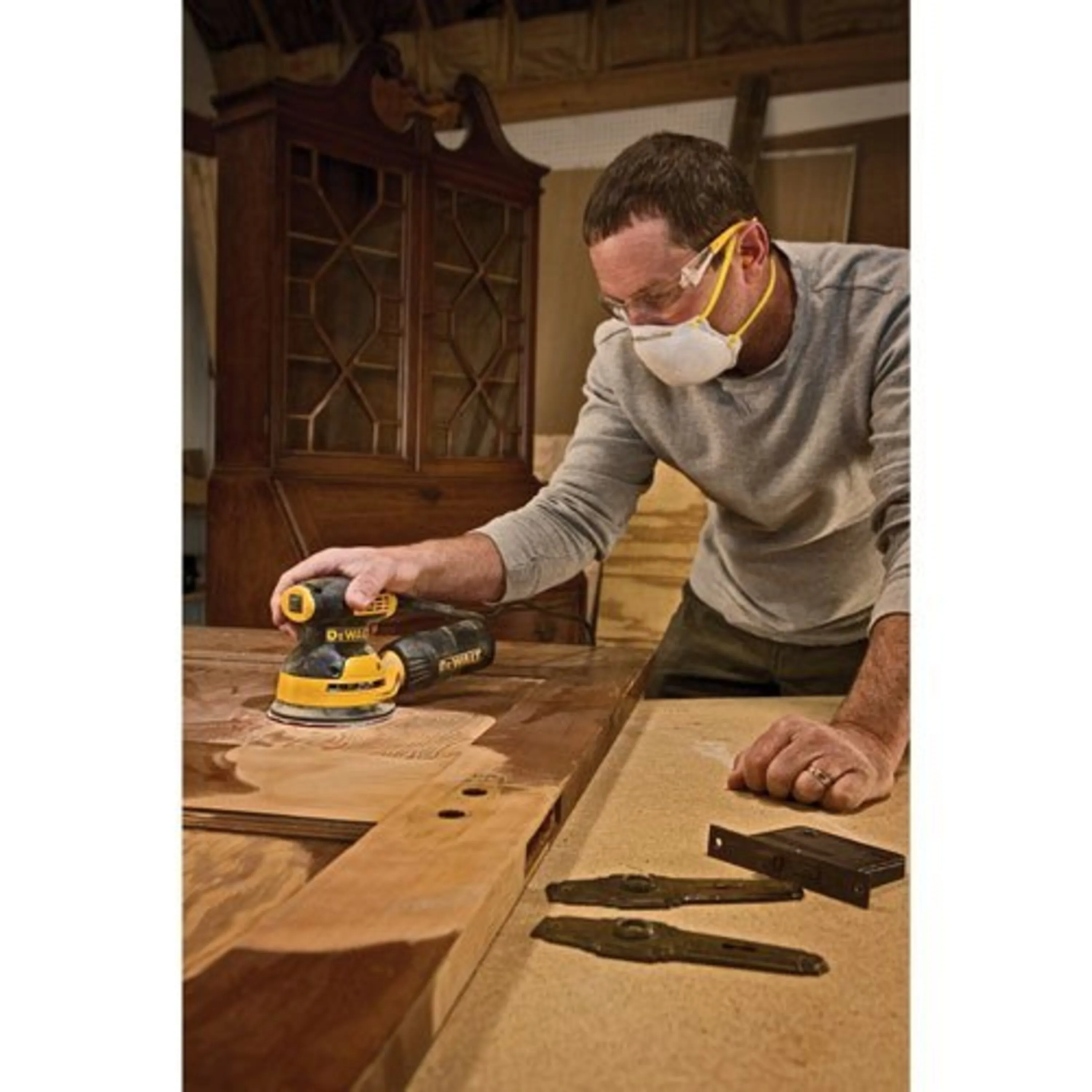 DeWalt DWE6421 5" Random Orbit Palm Sander