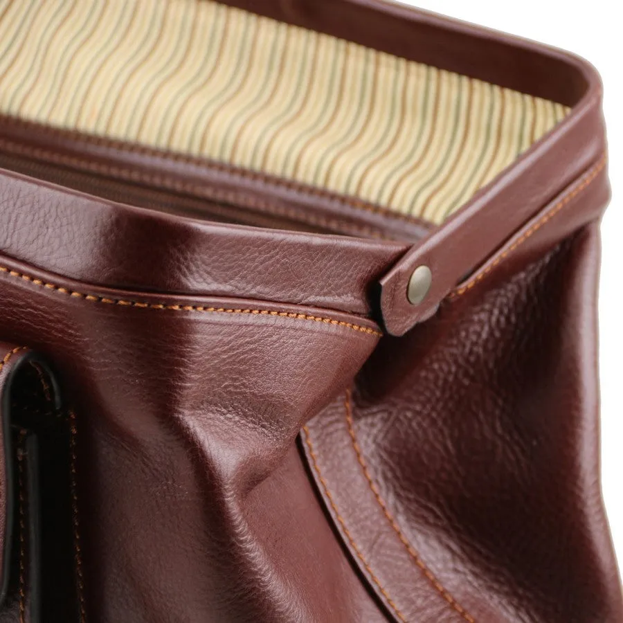 Leonardo Italian Leather Doctors Bag