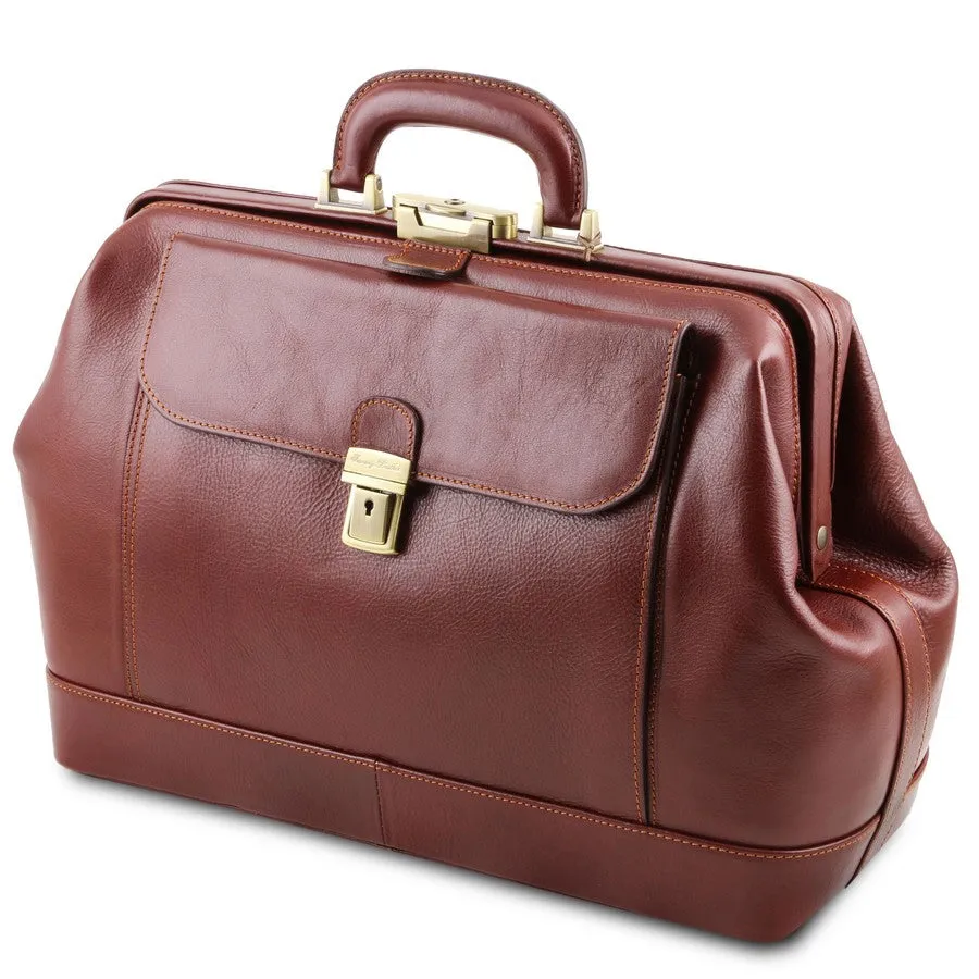 Leonardo Italian Leather Doctors Bag