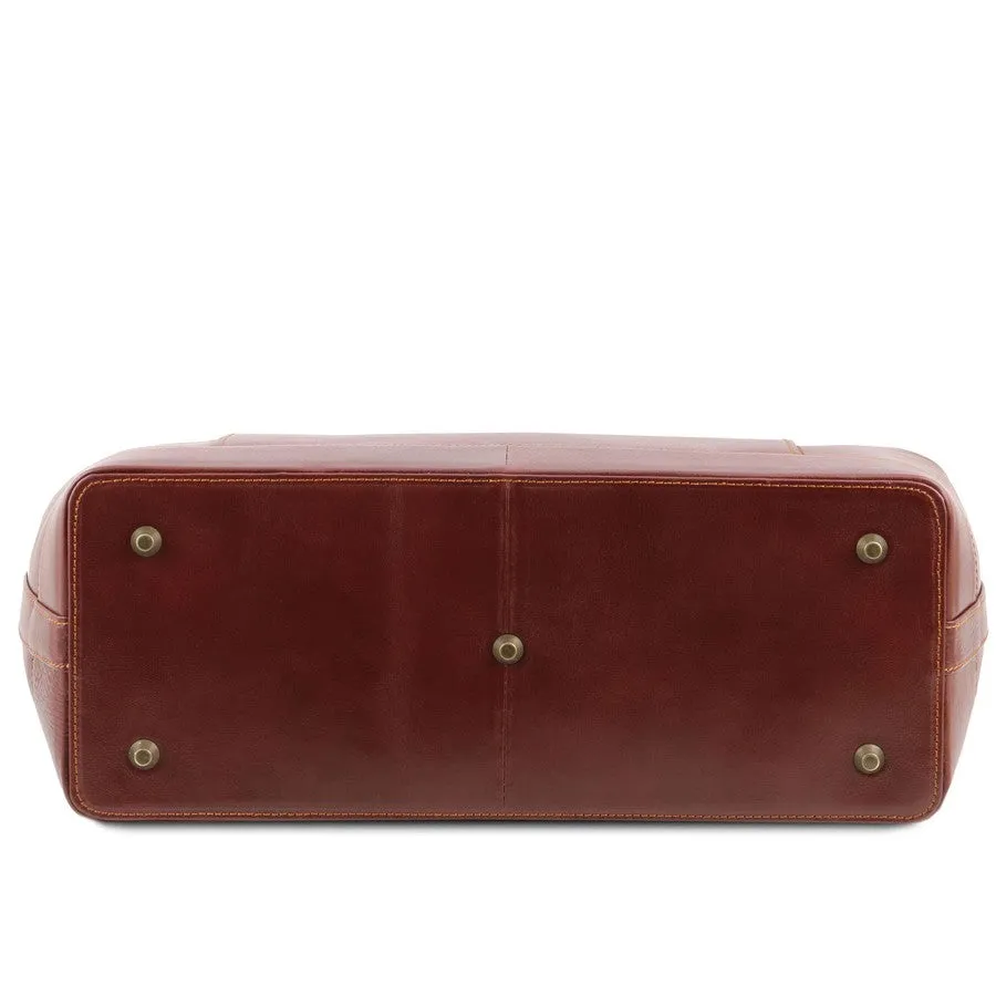 Leonardo Italian Leather Doctors Bag