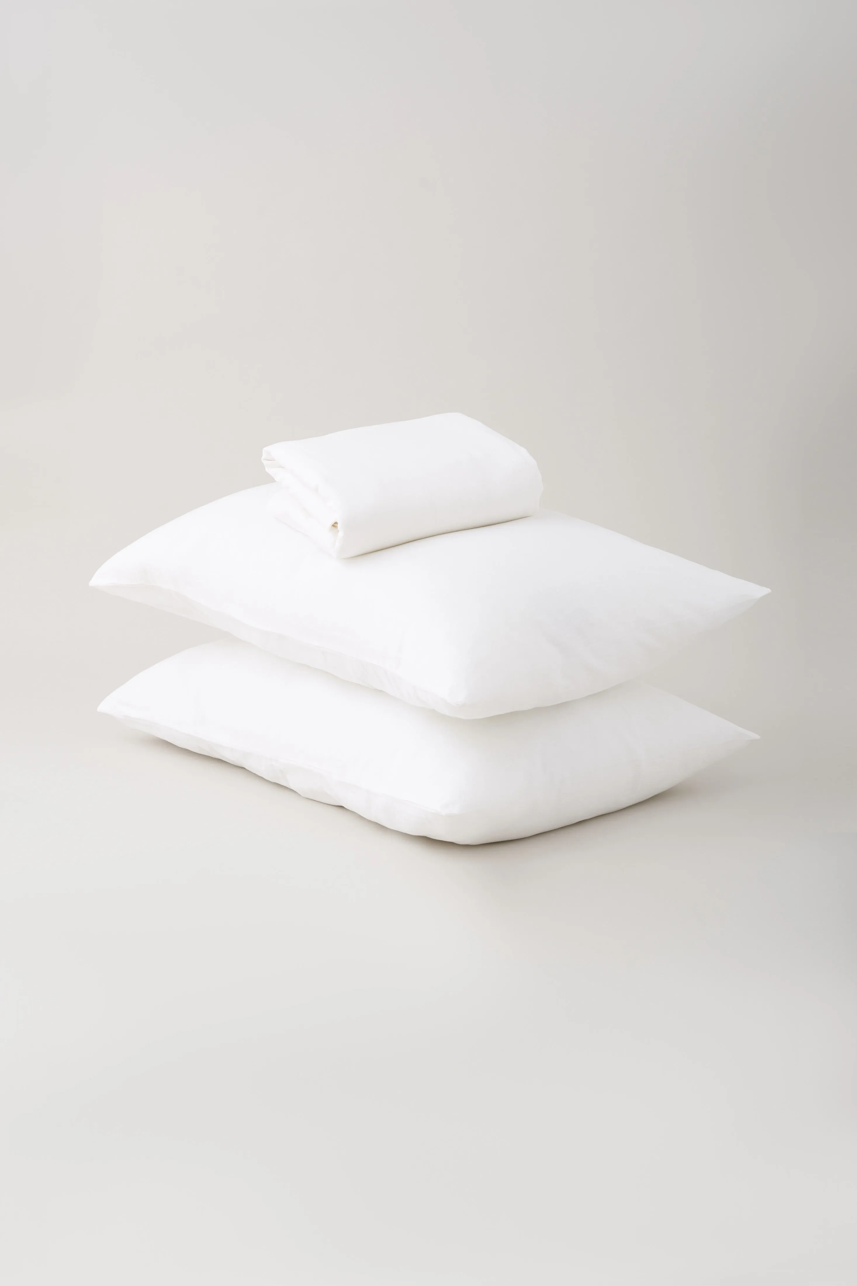 Linen Fitted Sheet and Pillow Set in White