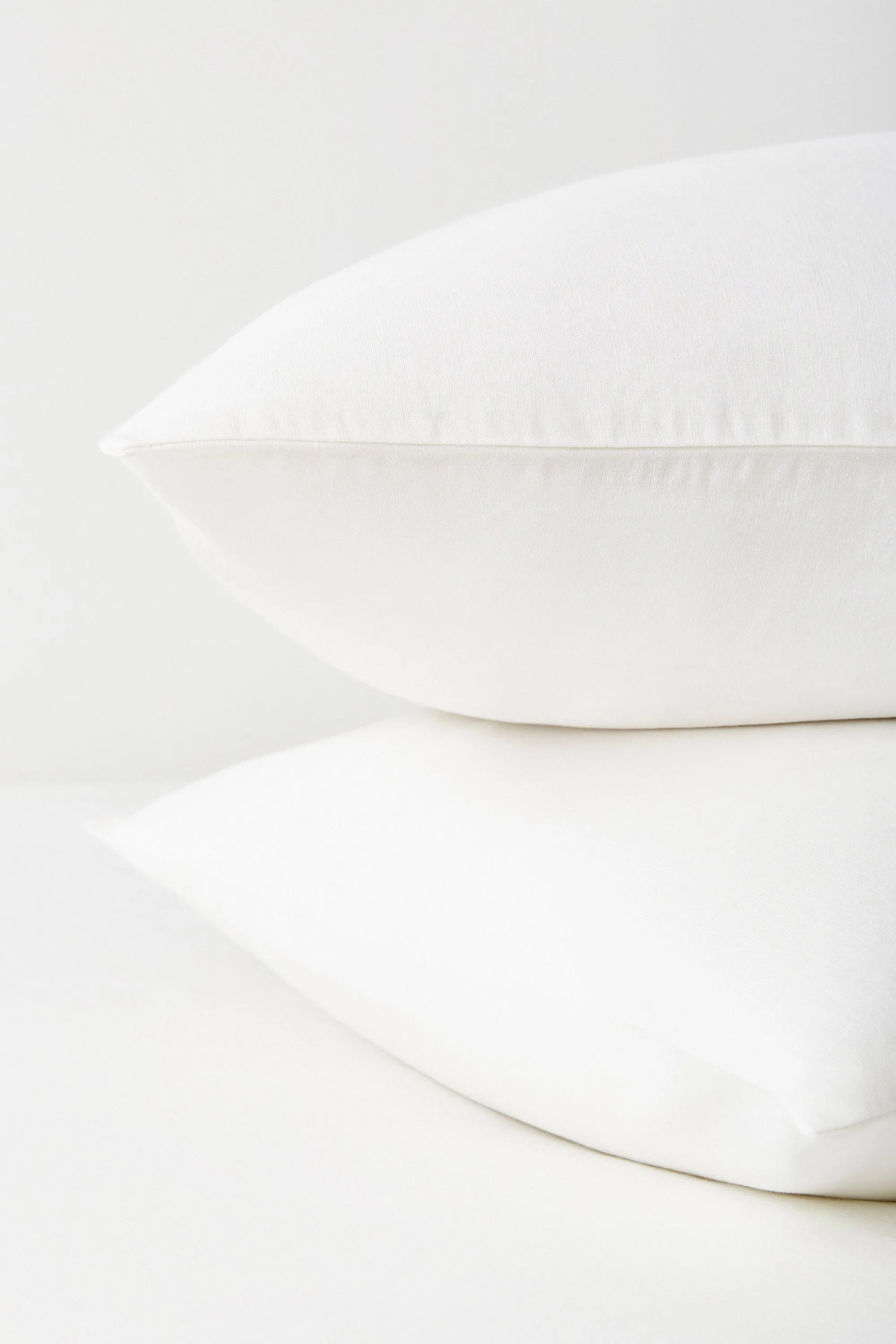 Linen Fitted Sheet and Pillow Set in White