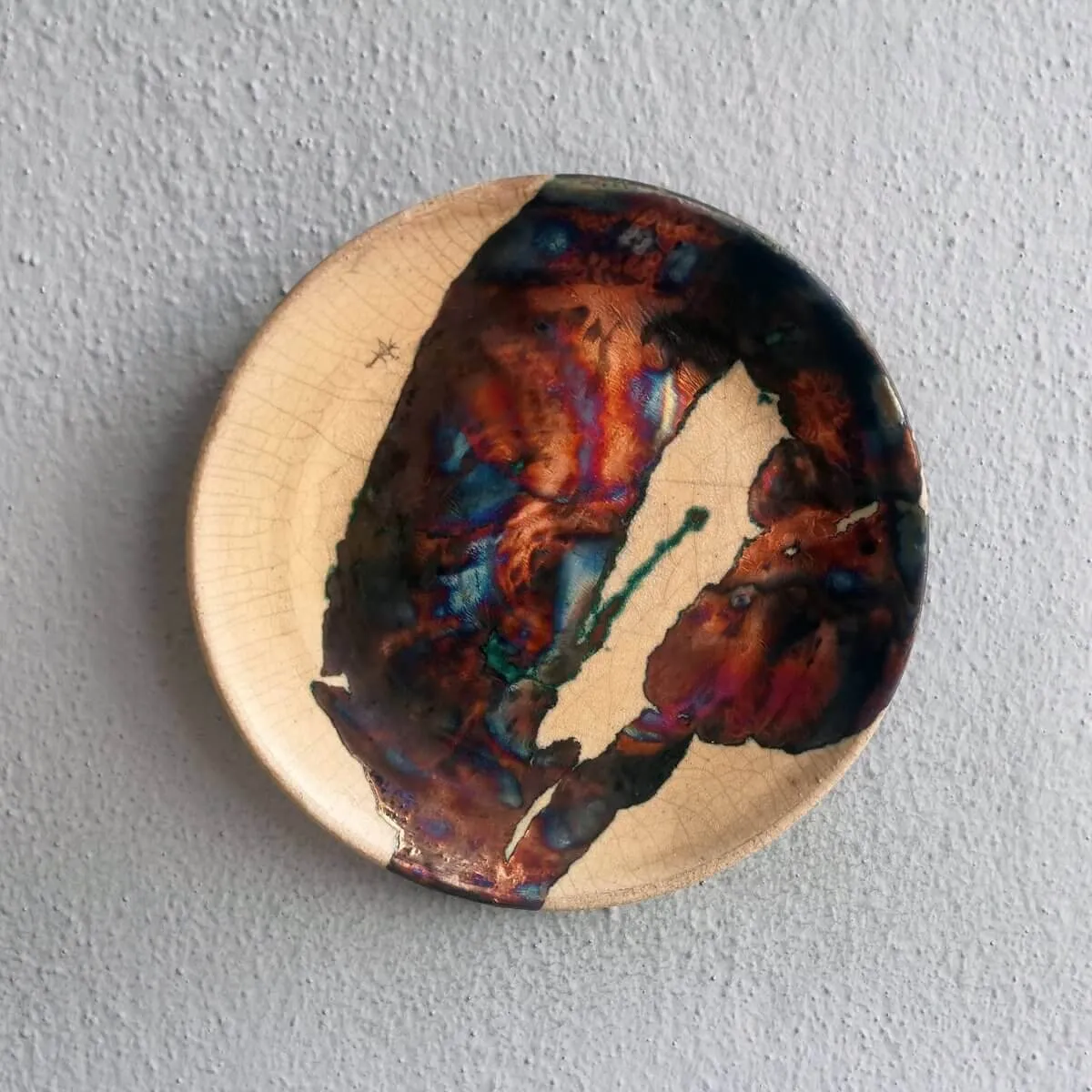 SARA Raku ceramic pottery plate with holder and custom engraving