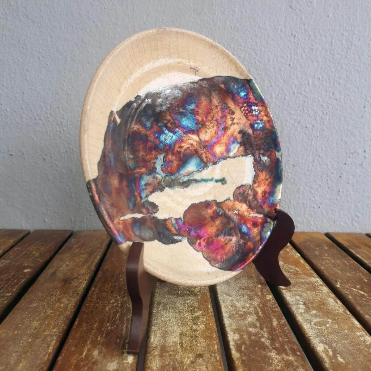 SARA Raku ceramic pottery plate with holder and custom engraving