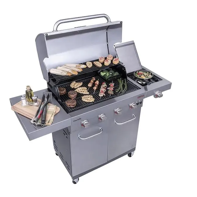 The Char-Broil COMMERCIAL SERIES™ TRU-Infrared™ 4-BURNER GAS GRILL