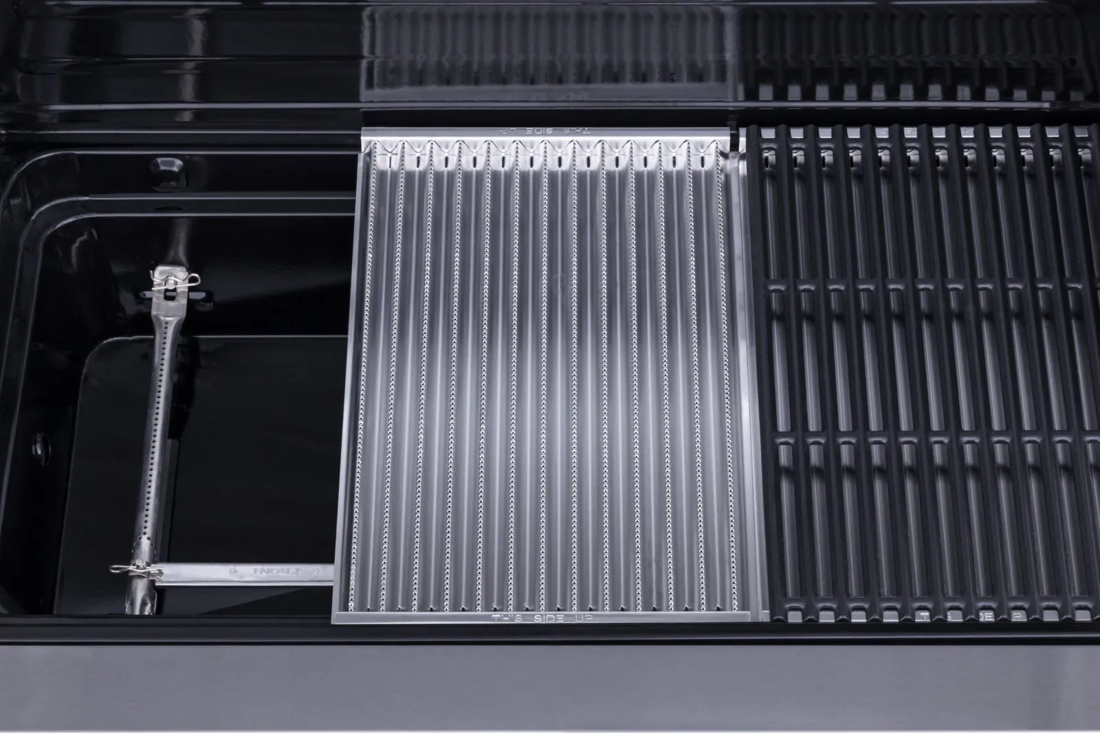 The Char-Broil COMMERCIAL SERIES™ TRU-Infrared™ 4-BURNER GAS GRILL